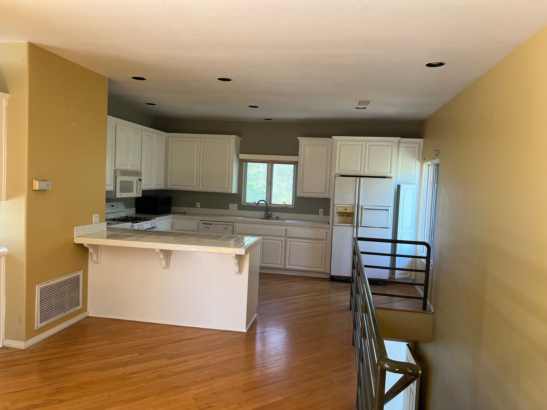 Gallery photos for Guest House Junk Removal in Rancho Santa Fe: Image #2