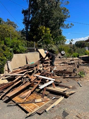 Gallery photos for Efficient Garage Demolition and Cleanup: Image #2
