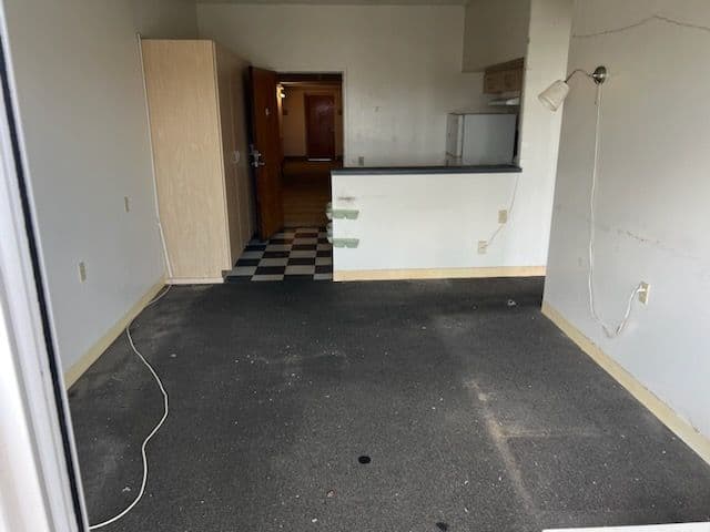 Gallery photos for Efficient Unit Clean Out Transforms Living Spaces: Image #2