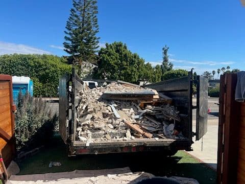 Gallery photos for Efficient Yard and Debris Cleanup Service: Image #2